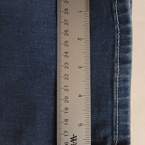 Rue 21 denim jeans Mid rise skinny freedom flex 2 button faded - Picture 10 of 13